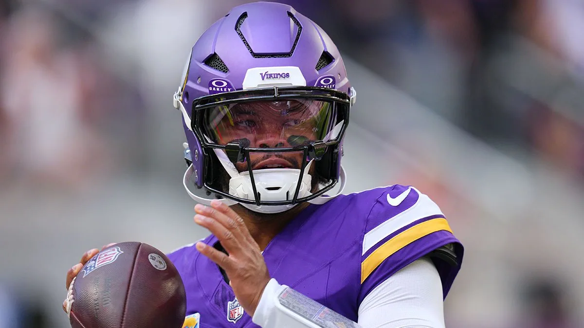Vikings QB leads win over Saints, Brissett thrives in blowout
