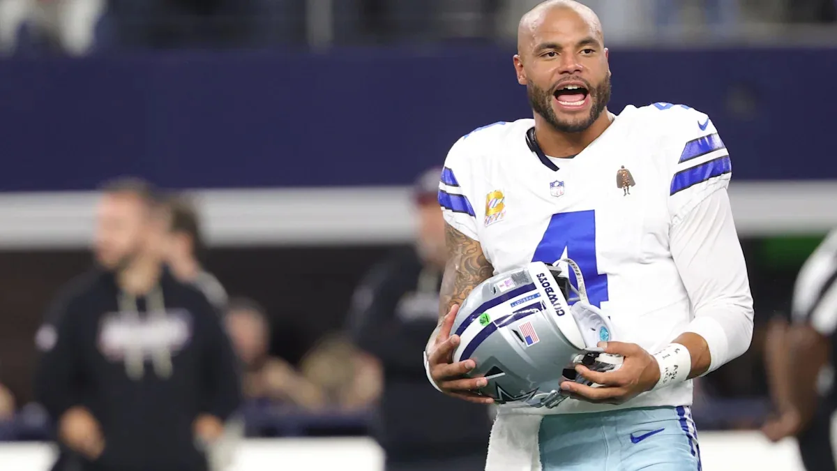 Prescott reacts to stadium worker's criticism after Cowboys loss