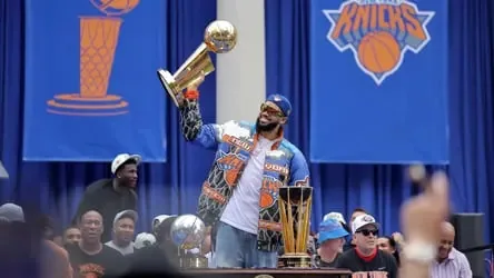 Knicks delay contract talks for key players