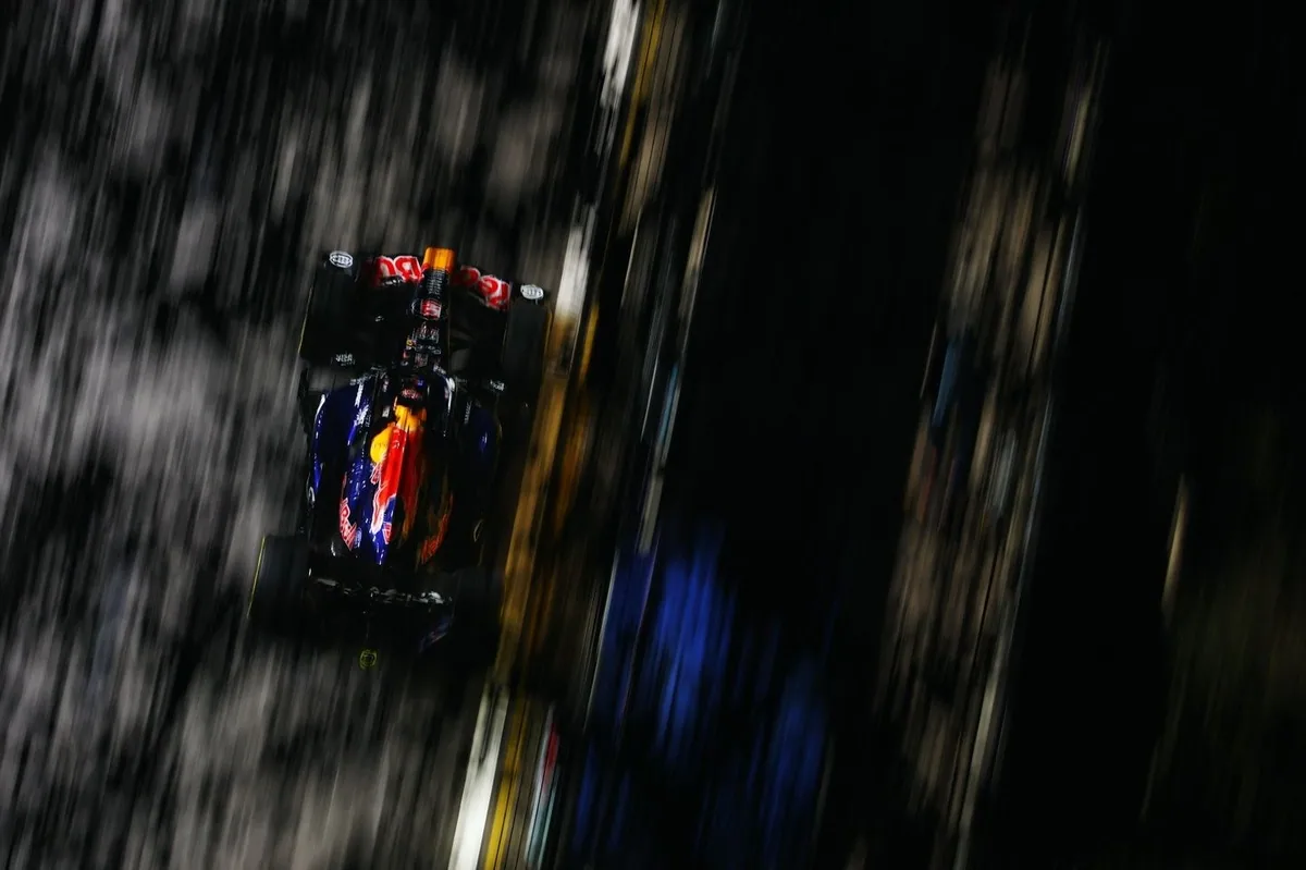 Verstappen claims Singapore sprint pole