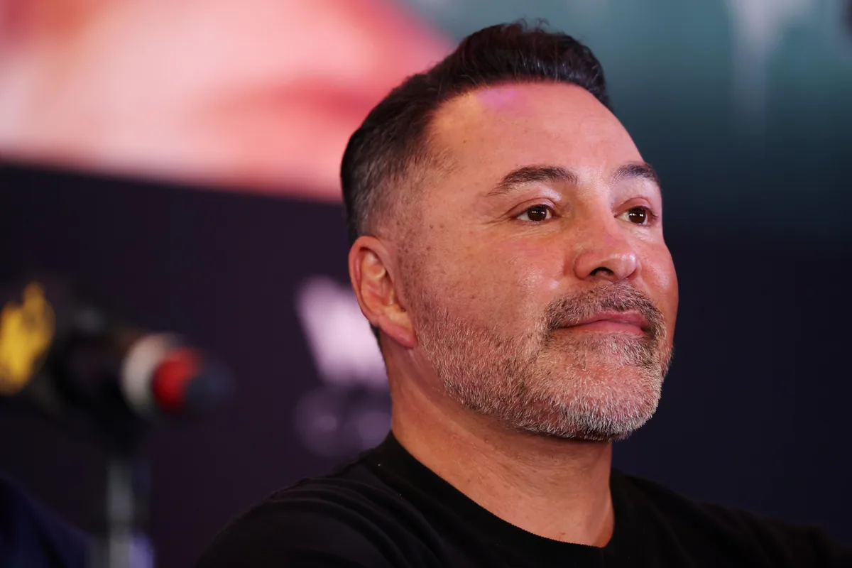 De La Hoya lauds Schofield ahead of title fight