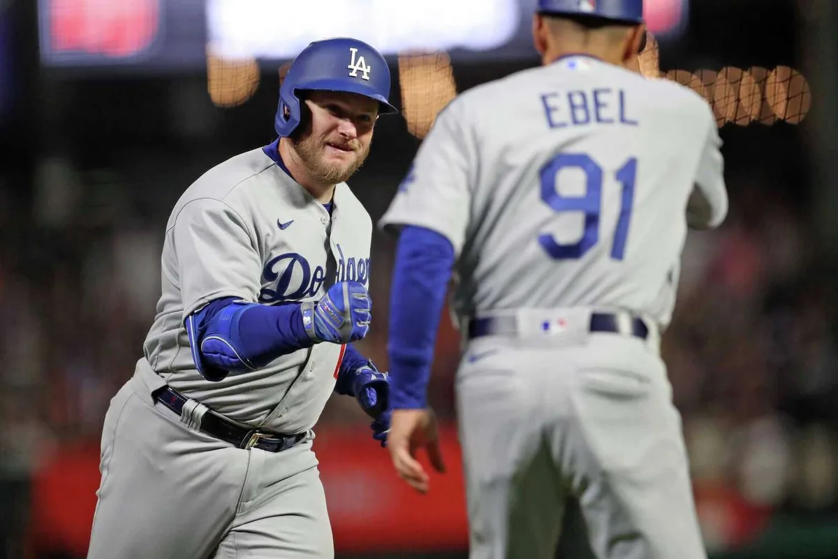 Dodgers host Brewers in NLCS Game 3