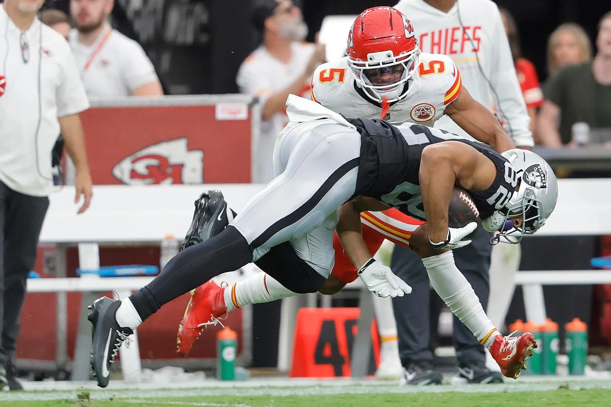 raiders' white sees increased snaps in week 4
