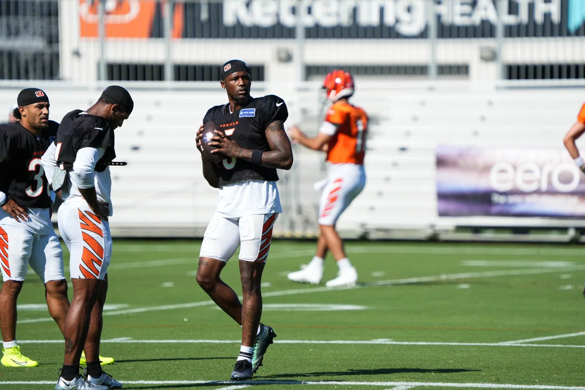 Tee Higgins Practices Ahead of Bengals Game